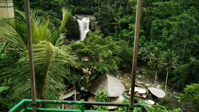 Tegenungan Waterfall