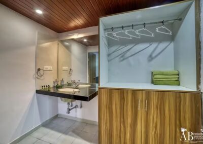 Tiger King Resort Dormetry Bathroom