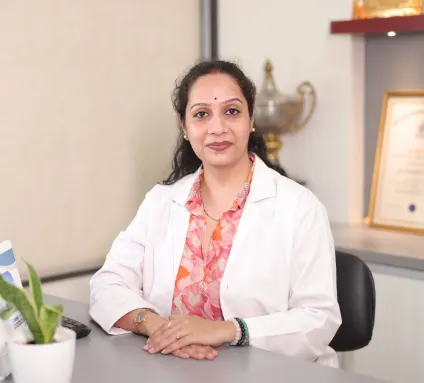 Ms. Amita Saraf - Optometrist at Laxmi Eye Hospitals and Institute in Navi Mumbai, centres at Panvel, Kharghar, Kamothe and Dombivali.