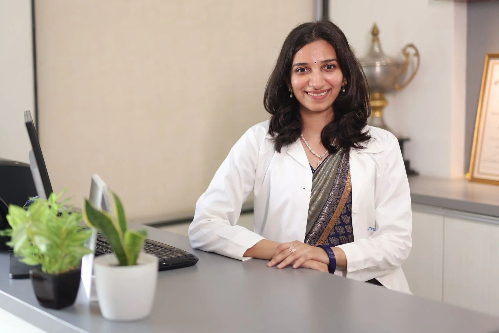 Dr. Jyotsna Dhaduk - Eye specialist at Laxmi Eye Hospitals and Institute in Navi Mumbai.