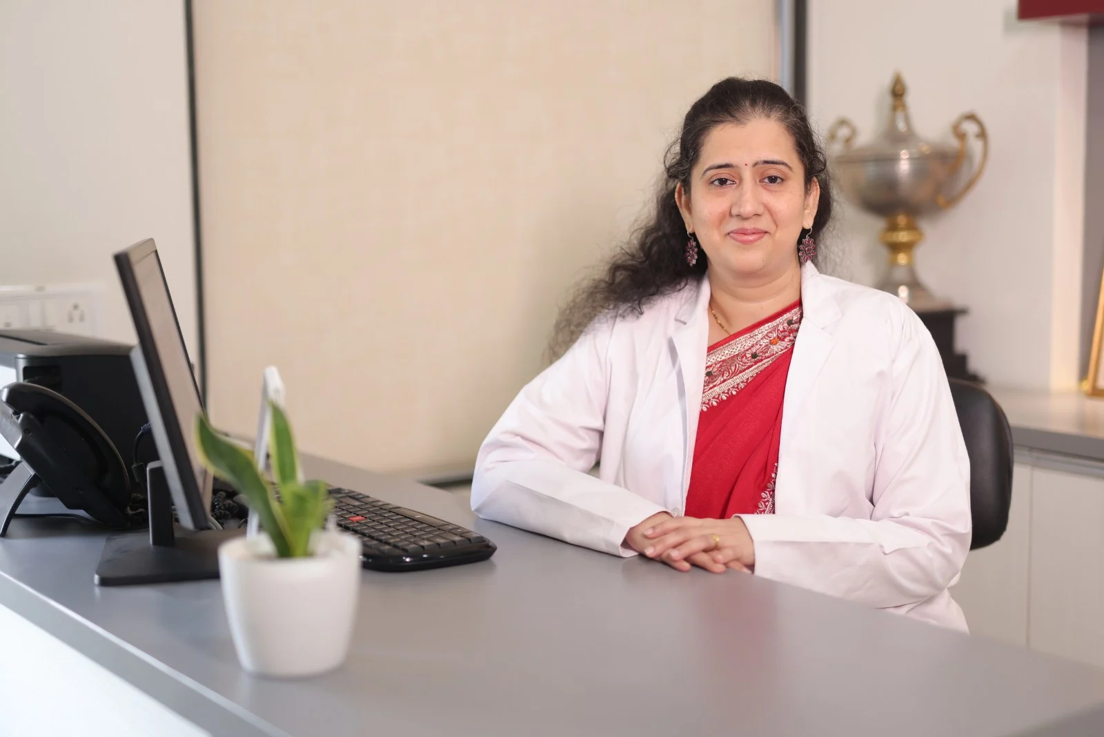 Dr. Sampada Chitale is a skilled Glaucoma and General Ophthalmologist Surgeon with extensive training in cataract surgery, trabeculectomy, and anterior segment lasers. She practices at Laxmi Eye Hospitals & Institute in Navi Mumbai, with additional centers in Panvel and Dombivli..