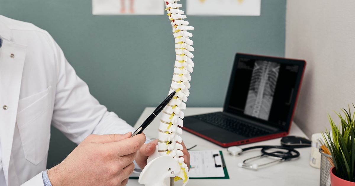 How Spine Issues Cause Chronic Pain: Causes, Symptoms & Prevention