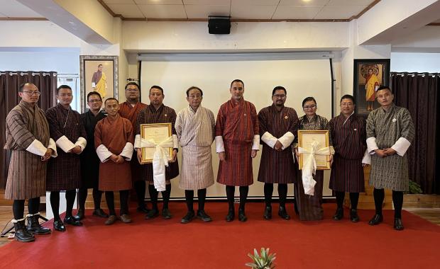 Kuensel and BBS receive Jigme Singye Wangchuck Prestigious Journalism Award