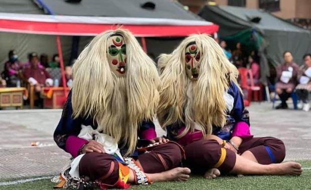 གར་འཆམ་རྐྱབ་མི་མེད་མི་ལུ་བརྟེན་ དང་ཕུ་གི་སྲོལ་ཉམས་འགྱོ་དོ་ཡོདཔ།