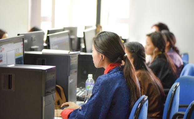 Students and teachers weigh the use of AI in education