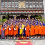 མི་དབང་མཆོག་གིས་ སྤྱི་ཚོགས་མཇུག་བསྡུའི་ ལས་རིམ་ནང་ དབུ་བཞུགས་མཛད་གནང་ཡོདཔ།