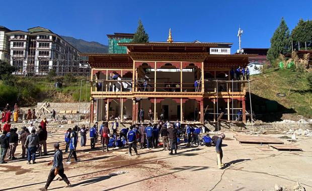 རིས་མེད་འཛམ་གླིང་ཞི་བདེ་སྨོན་ལམ་ཆེན་མོའི་ནང་ རྒྱལ་སྤྱི་ལྟ་བཤལ་༢,༠༠༠ དེ་ཅིག་གིས་ བཅའ་མར་གཏོགས་ནི།