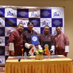 འབྲུག་གི་གསོ་བའི་འཕྲོད་བསྟེན་ཞབས་ཏོག་ཡུན་བརྟན་དོན་ལུ་ ཇ་པཱན་གྱིས་ གྲོགས་ལམ་དངུལ་ཀྲམ་ས་ཡ་༣༤༥ བྱིན་ཡོདཔ།