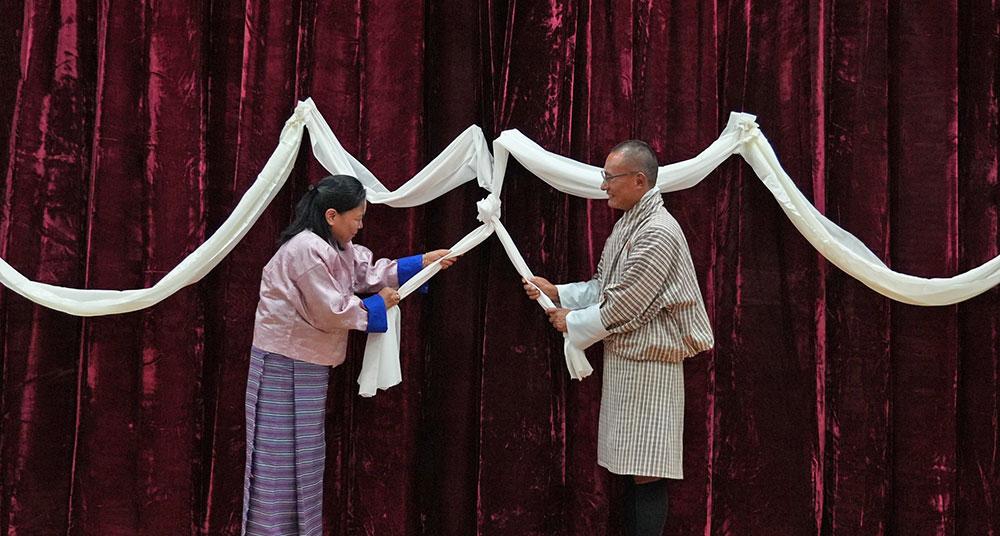 ཞི་གཡོགཔ་ལེགས་སྒྱུར་འབད་དོན་ལུ་ ཚོང་སྒྱུར་གྱི་མནོ་ལུགས་དེ་ ལྟ་བ་ངོ་བ་ལུ་གཞི་བཀོད།