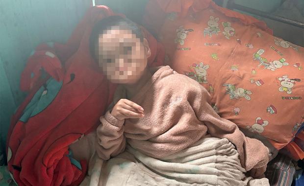 དབང་པོ་ལུ་ཐོ་ཕོག་མི་ པདྨ་བཟང་མོ་ལུ་ མཐའ་སྐྱོང་གི་གནས་སྟངས་དང་ དཀའ་ངལ།