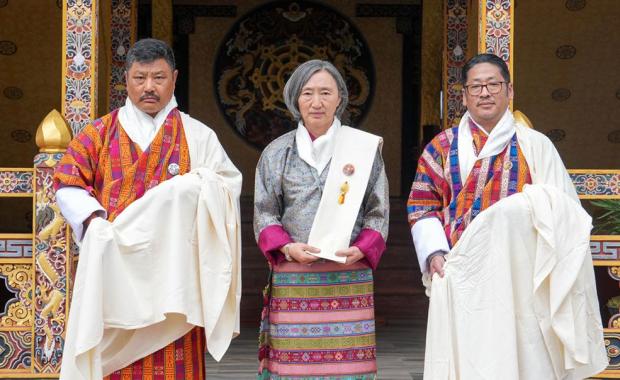 གཙུག་སྡེའི་ལྷན་འཛིན་དང་ ཁྲི་འཛིན་ སྤྱི་འཛིན་གསརཔ་ བསྐོ་བཞག་གནང་ཡོདཔ།