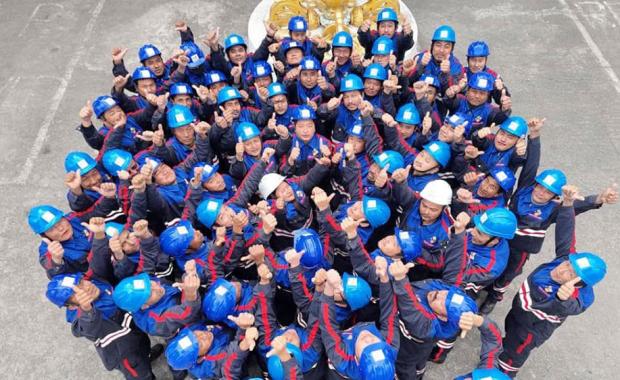 འབྲུག་པའི་ན་གཞོན་ཚུ་གིས་ མི་སྡེ་ལས་རིག་རྩལ་གྱི་ལས་བྱེདཔ་ཟེར་བའི་ཐོག་ འོང་འབབ་ས་ཡ་ལས་བཅད་དེ་བཟོ་ཡོདཔ།