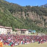 རྗེ་མཁན་རིན་པོ་ཆེ་མཆོག་གིས་ ཆུ་ཁ་ལུ་ གནས་ཁང་ཅིག་ རབ་གནས་གནང་ཡོདཔ།