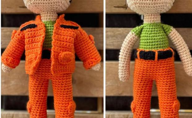 Yarn roses, tiny dolls, and business of careful hands