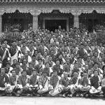 King places his crown in the people’s hands