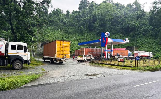 ས་སྣུམ་གོང་ཚད་ ཁེ་ཏོག་ཏོ་ཐོབ་མི་ལུ་བརྟེན་ ས་མཚམས་ཁྲོམ་སྡེ་ཚུ་ནང་ ནག་ཚོང་འཐབ་དོ་ཡོདཔ།