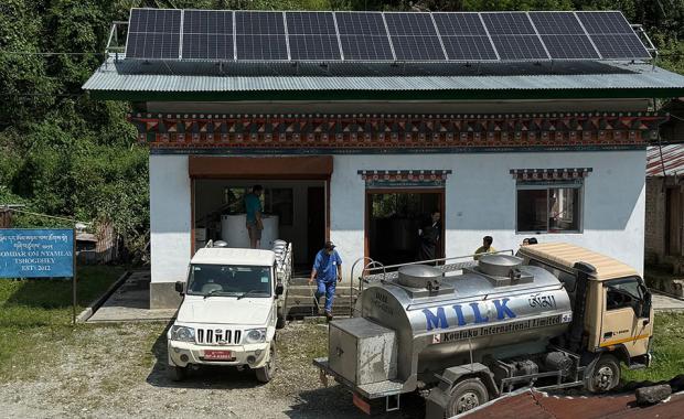 ཉི་དྲོད་ནུས་ཤུགས་དང་ ཀར་ལེབ་རྒྱབ་སྐྱོར་ལུ་བརྟེན་ སྒོམ་དར་མཉམ་ལས་ཡར་དྲག།