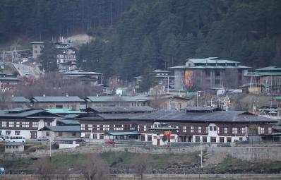 དབང་འདུས་ཆོས་གླིང་སྨན་ཁང་ནང་ དྲུང་འཚོ་མཁས་མཆོག་༤ ཡོད་ས་ལས་ ད་ལྟོ་གཅིག་མ་གཏོགས་མེདཔ།