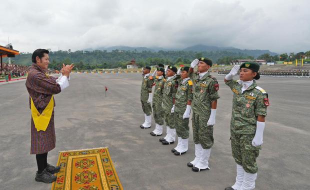 མི་དབང་མཆོག་གིས་ རྒྱལ་སྲུངཔ་ཚུ་ལུ་ རྒྱལ་ཁབ་གཞན་དང་མ་འདྲཝ་ བཟོ་དགོ་པའི་བཀའ་སློབ།