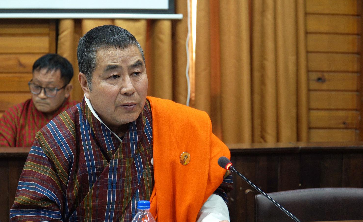 Government says key election pledges impractical, unveils alternative measures