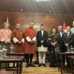བློན་ཆེན་ཚེ་རིང་སྟོབས་རྒྱས་ཀྱིས་ ནེ་པཱལ་གྱི་ བློན་ཆེན་ཀེ་པི་ཤར་མ་ ཨོ་ལི་དང་གཅིག་ཁར་ ཕྱད་ཡོདཔ།