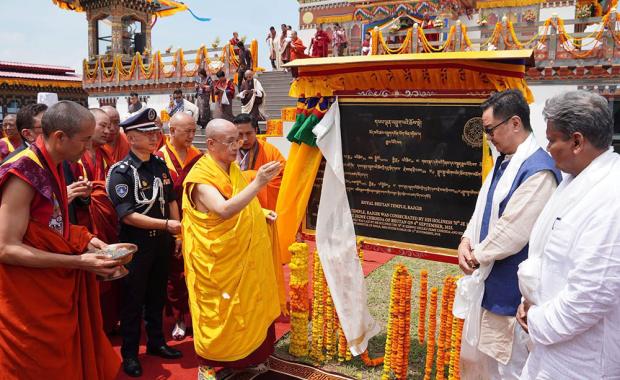 Je Khenpo consecrates Royal Bhutan Temple in Rajgir