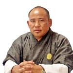 What happened to the once bustling businesses in Phuentsholing?