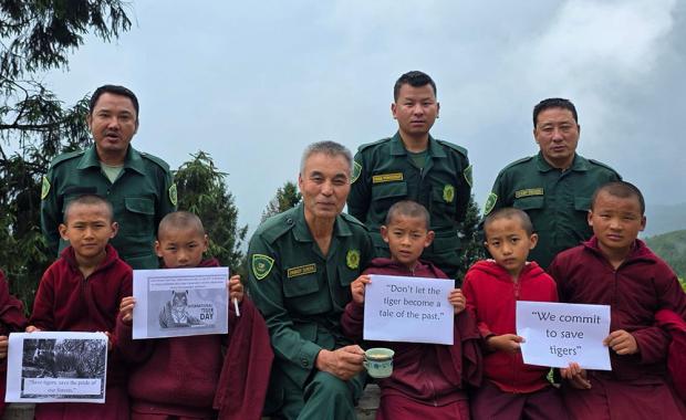 འཛམ་གླིང་རི་དྭགས་མ་དངུལ་གྱིས་ གཅན་གཟན་སྟག་གི་ གསར་བཏོན་མ་དངུལ་འགོ་འབྱེད།