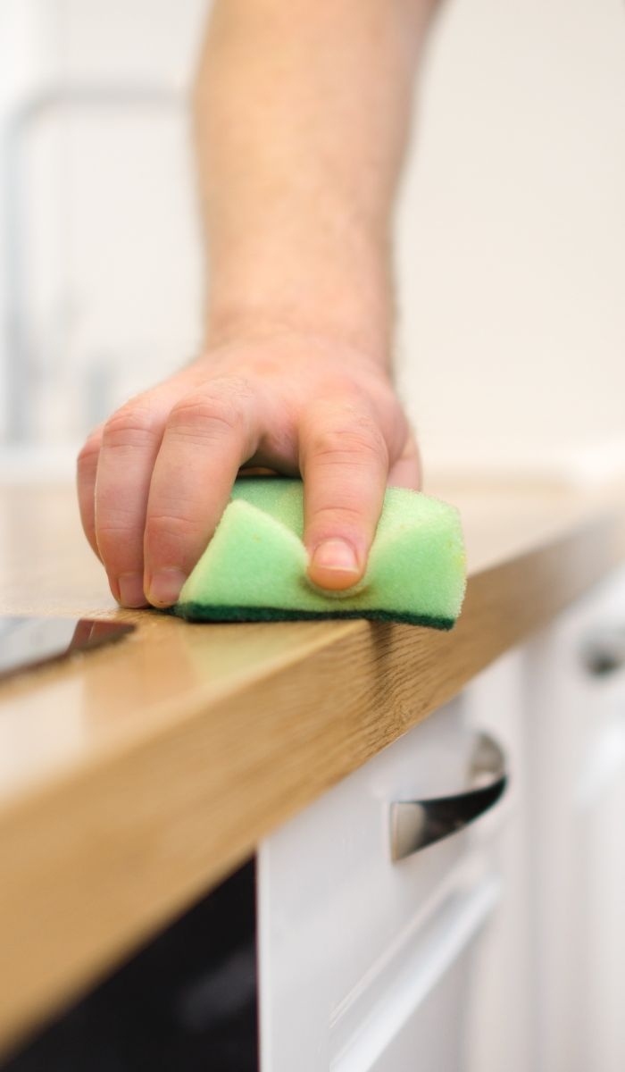 What methods does Clean Group use to clean office windows?