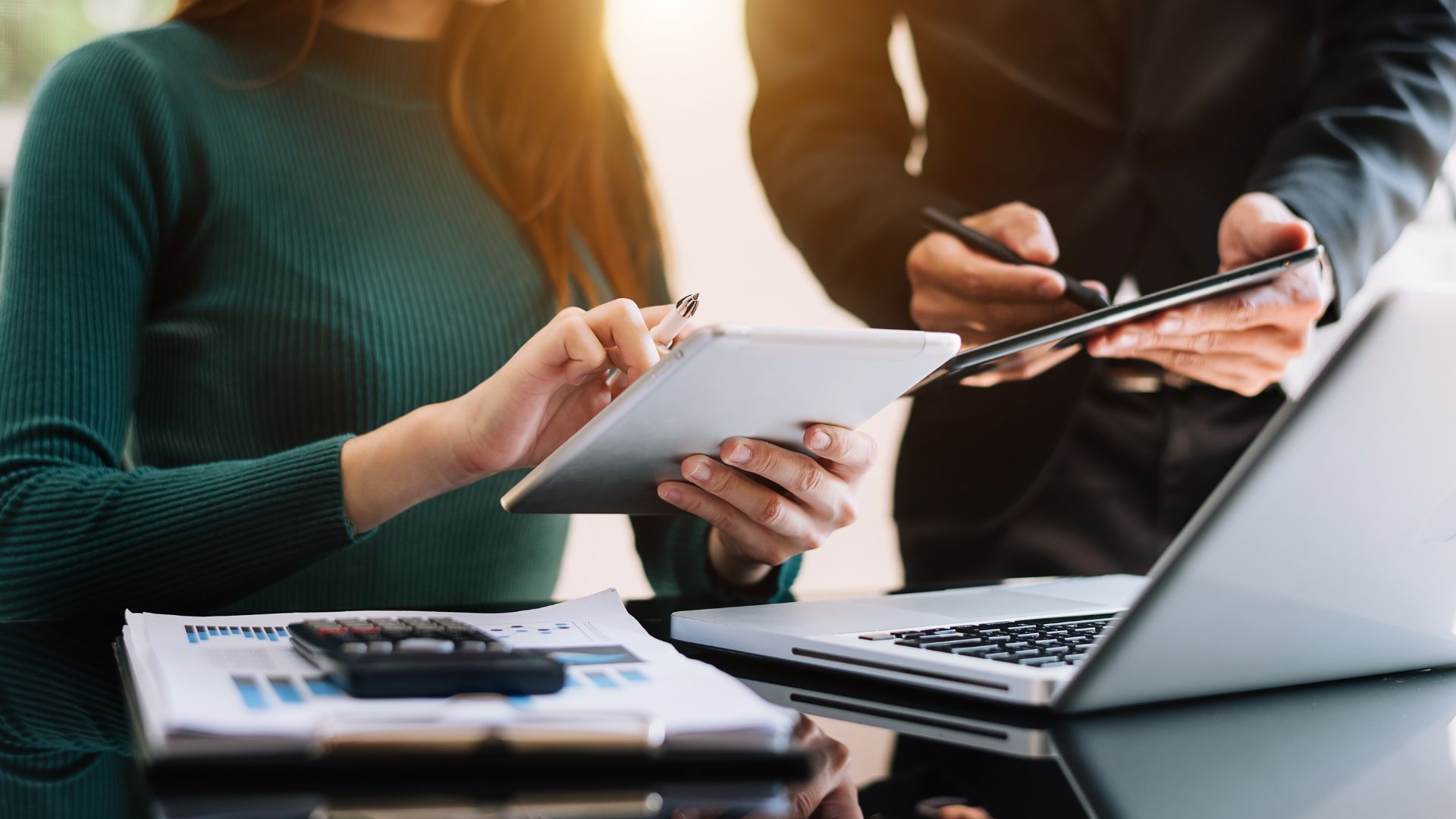 How an HNI Can Become a UHNI Through Strategic Investing