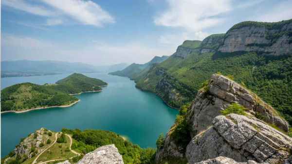 Europe Travel Hidden Gems: Three Scenic Alpine Escapes Beyond Crowds Europe Travel Hidden Gems: Three Scenic Alpine Escapes Beyond Crowds