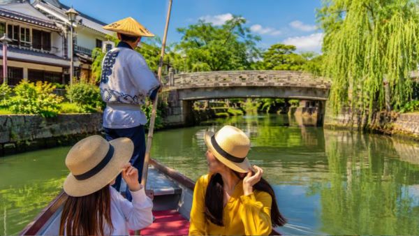 Japan is offering deals to foreign visitors. These include hotel discounts and tour savings outside the city center. Japan is offering deals to foreign visitors. These include hotel discounts and tour savings outside the city center.