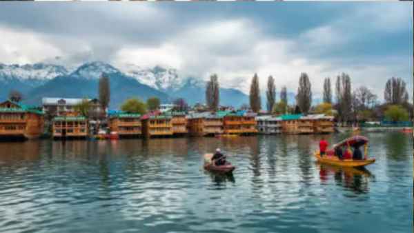 Homestays Are Turning J&K's Remote Villages Into Travel Hotspots Homestays Are Turning J&K's Remote Villages Into Travel Hotspots