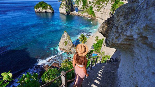 Bali Leads Tourism Shift with AI & VR Experiences