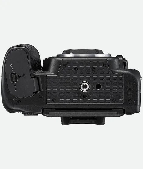 D780 24.5 MP DSLR camera