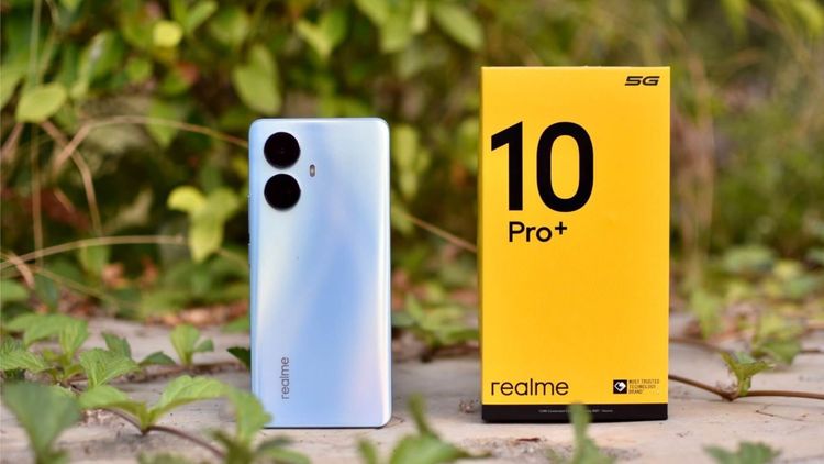 How does the Realme 10 Pro Plus compare to other phones in its price range?