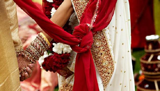 यहां शादी के नाम पर होता है ये घिनौना रिवाज, बर्बाद हो जाती है लड़कियों की जिंदगी यहां शादी के नाम पर होता है ये घिनौना रिवाज, बर्बाद हो जाती है लड़कियों की जिंदगी