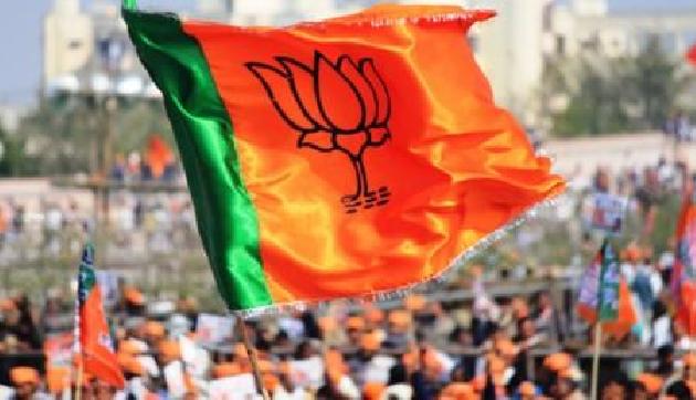 अब त्रिपुरा पर भाजपा की नजर, असम और मणिपुर में खिल चुका है कमल अब त्रिपुरा पर भाजपा की नजर, असम और मणिपुर में खिल चुका है कमल