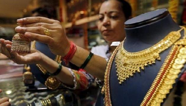 नए साल के दूसरे दिन भी सोने और चांदी की कीमतों ने दिया झटका, हो चुका है इतना महंगा नए साल के दूसरे दिन भी सोने और चांदी की कीमतों ने दिया झटका, हो चुका है इतना महंगा