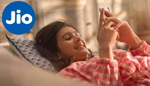JIO ग्राहकों के लिए बंपर धमाका, ऑफर सुनकर यकीन नहीं होगा JIO ग्राहकों के लिए बंपर धमाका, ऑफर सुनकर यकीन नहीं होगा