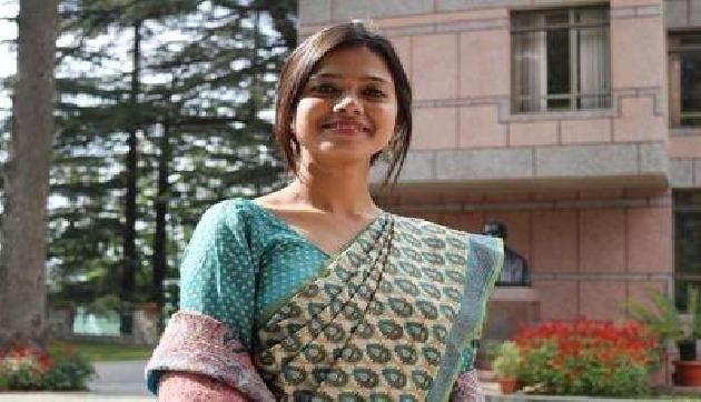 असम की शान IAS अनन्या दास, पहली बार में ही 16 वी रैंक से एग्जाम किया था पास असम की शान IAS अनन्या दास, पहली बार में ही 16 वी रैंक से एग्जाम किया था पास