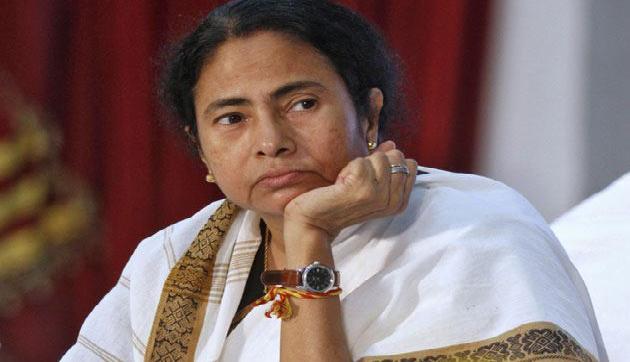 'राजनीतिक फायदे के लिए खतरनाक खेल खेल रही है ममता बनर्जी' 'राजनीतिक फायदे के लिए खतरनाक खेल खेल रही है ममता बनर्जी'