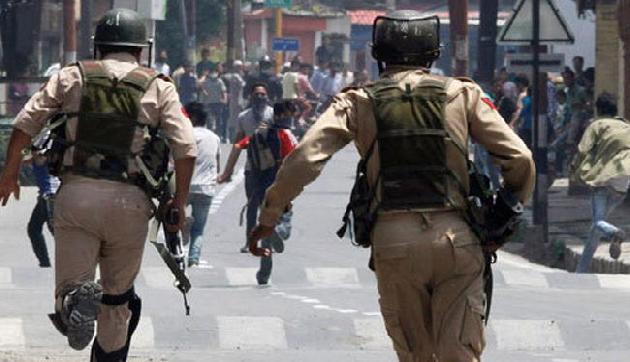 असम के कुछ जिलों से हट सकता है अफस्पा, स्थानीय लोग उठा रहे हैं मांग असम के कुछ जिलों से हट सकता है अफस्पा, स्थानीय लोग उठा रहे हैं मांग