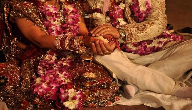 यहां शादी के लिए तैयार नहीं हैं लड़के-लड़कियां, वजह जानकर रह जाएंगे दंग यहां शादी के लिए तैयार नहीं हैं लड़के-लड़कियां, वजह जानकर रह जाएंगे दंग