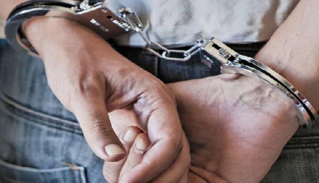 मणिपुरः पिस्तौल गायब होने के मामले में 5 गिरफ्तार, आईपीएस अधिकारी निलंबित
मणिपुरः पिस्तौल गायब होने के मामले में 5 गिरफ्तार, आईपीएस अधिकारी निलंबित