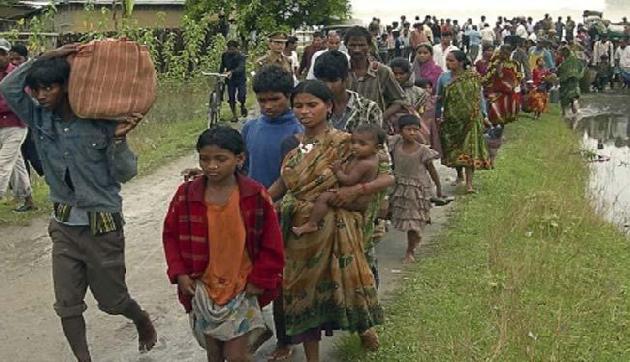 'हैलाकांडी के विवादित इलाके में रह रहे ज्यादातर लोग अवैध बांग्लादेशी हैं' 'हैलाकांडी के विवादित इलाके में रह रहे ज्यादातर लोग अवैध बांग्लादेशी हैं'