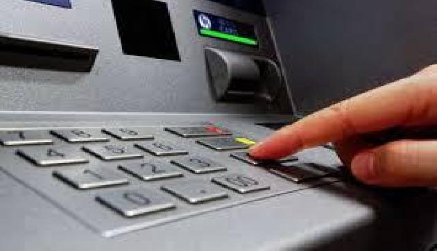 पुलिस का सिरदर्द बने चोर, शातिराना अंदाज में ATM से की लाखों की चाेरी पुलिस का सिरदर्द बने चोर, शातिराना अंदाज में ATM से की लाखों की चाेरी