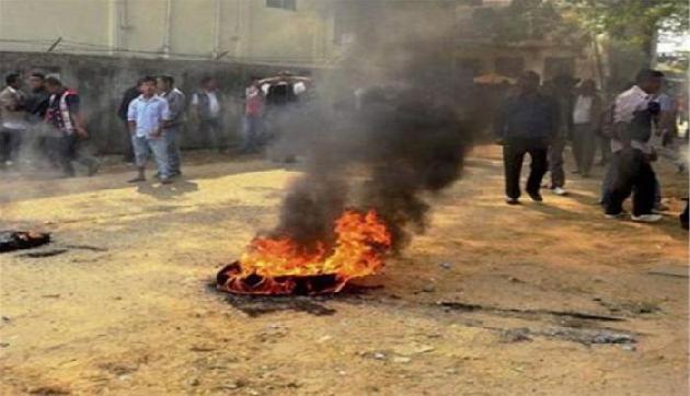 नागालैंड में चुनाव से पहले हिंसा, 6 कारों में लगाई आग
नागालैंड में चुनाव से पहले हिंसा, 6 कारों में लगाई आग