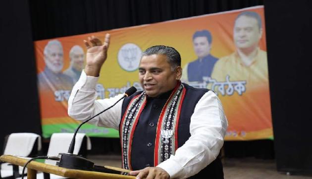 त्रिपुरा जीत के सूत्रधार देवधर ने माकपा पर साधा निशाना, बताया-'लोकतंत्र के लिए खतरा ' त्रिपुरा जीत के सूत्रधार देवधर ने माकपा पर साधा निशाना, बताया-'लोकतंत्र के लिए खतरा '