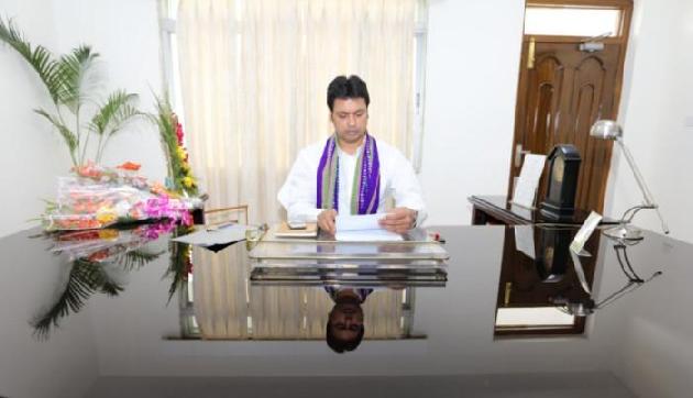 IPFT के मेबेर जमातिया पर बिप्लब सरकार ने जताया भरोसा, दिया 2 मंत्रालय का प्रभार IPFT के मेबेर जमातिया पर बिप्लब सरकार ने जताया भरोसा, दिया 2 मंत्रालय का प्रभार